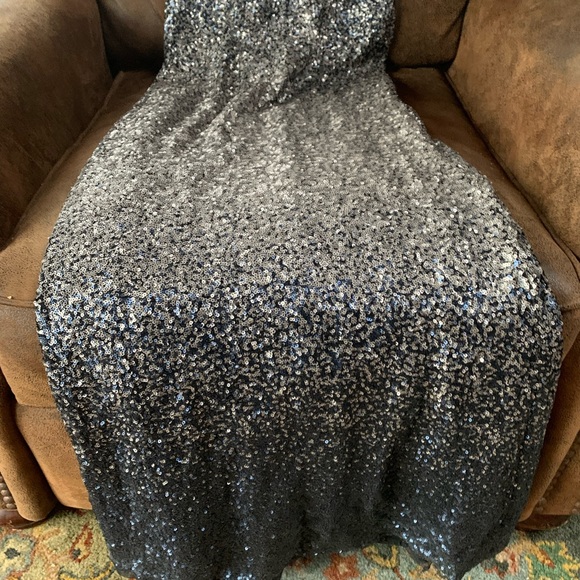 Size 6 - gold and navy sequence .. worn once - Picture 7 of 9